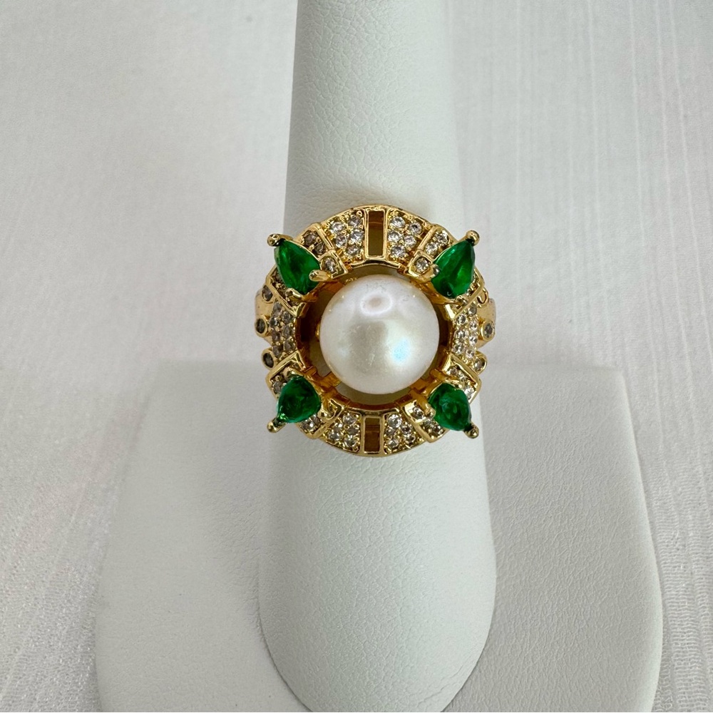 Gold Pearl and Green Crystal Ring - Picture 3 of 3